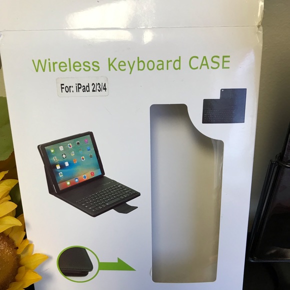 NEW IPad case with keyboard PINK - Picture 4 of 6